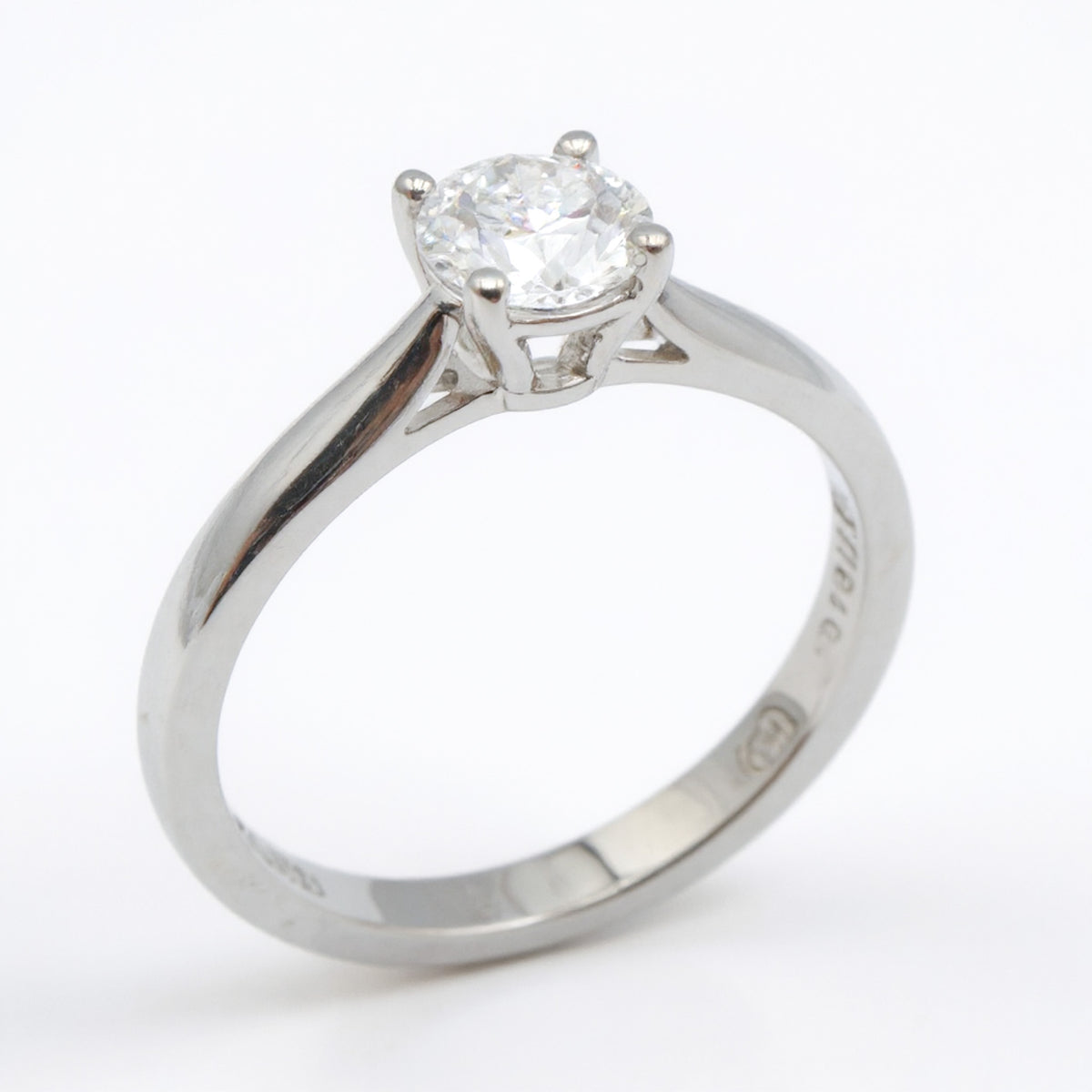 Anillo Solitario con Diamante