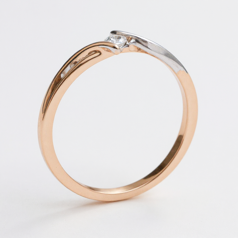 Anillo Cruzado con Diamante