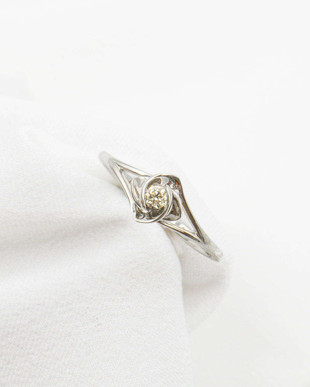Anillo de Rosa con Diamante