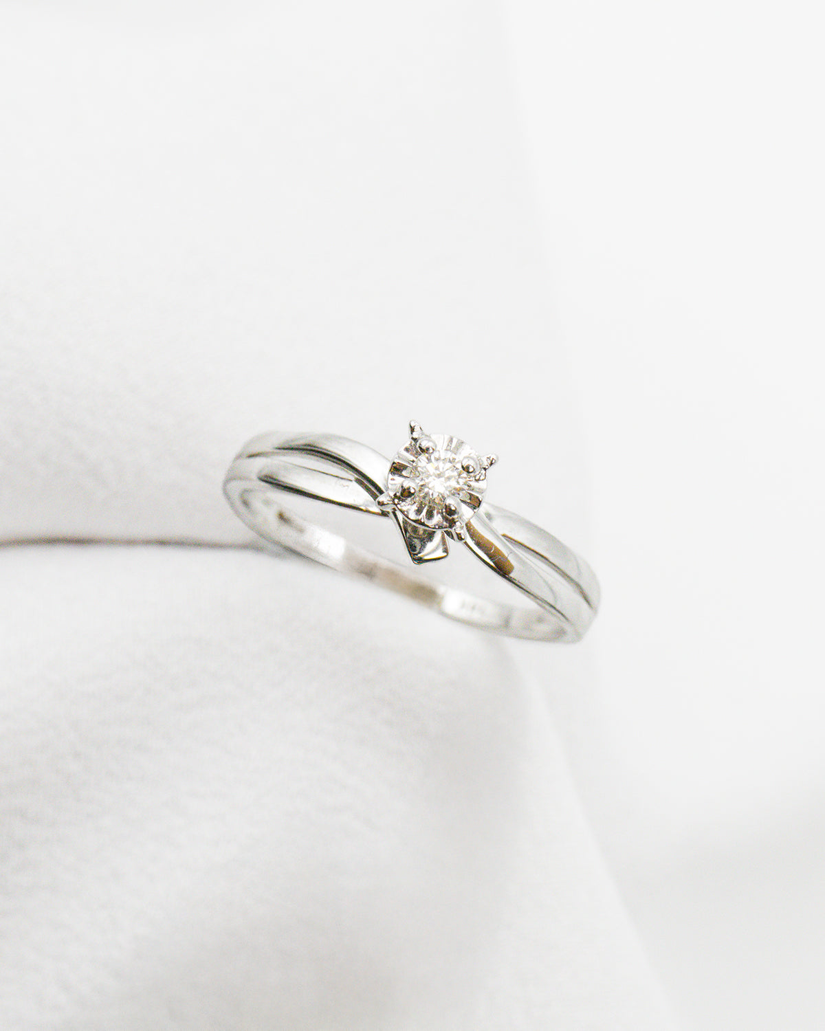 Anillo Infinito con Diamante