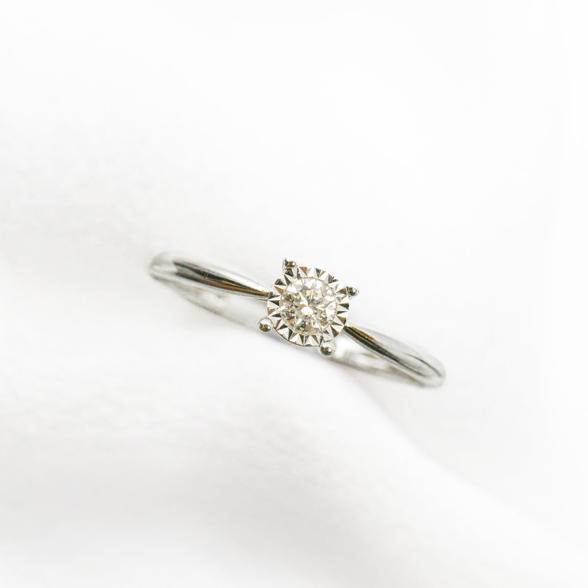Anillo Solitario con Diamante