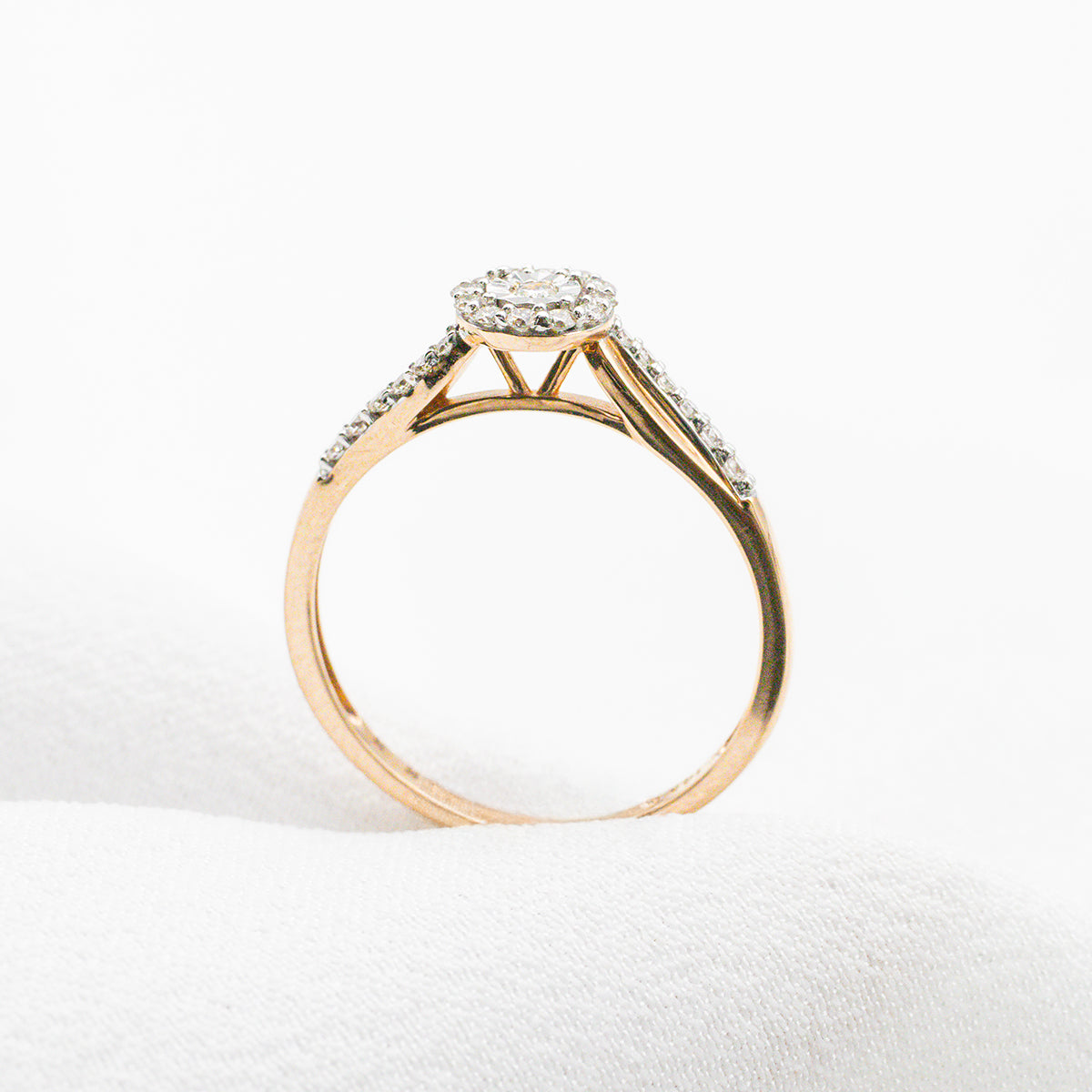 Anillo Roseta con Diamantes
