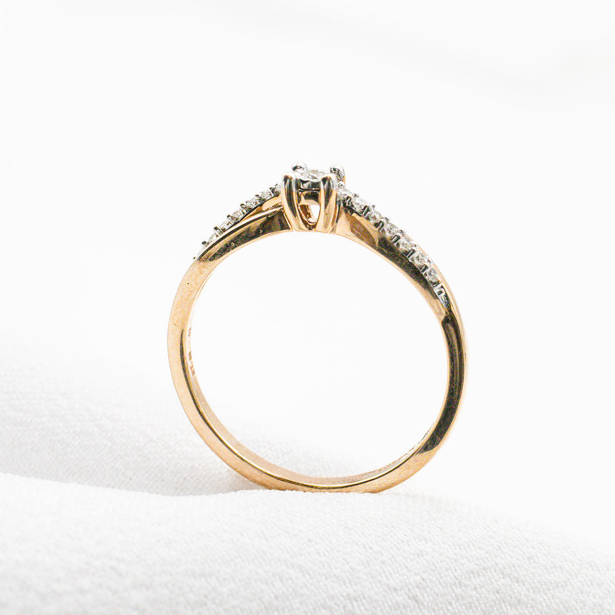 Anillo Infinito con Diamante Diamantes