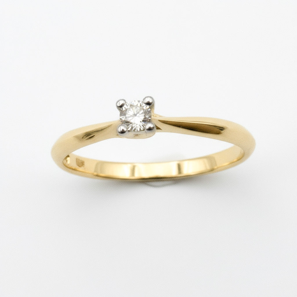 Anillo Solitario con Diamante