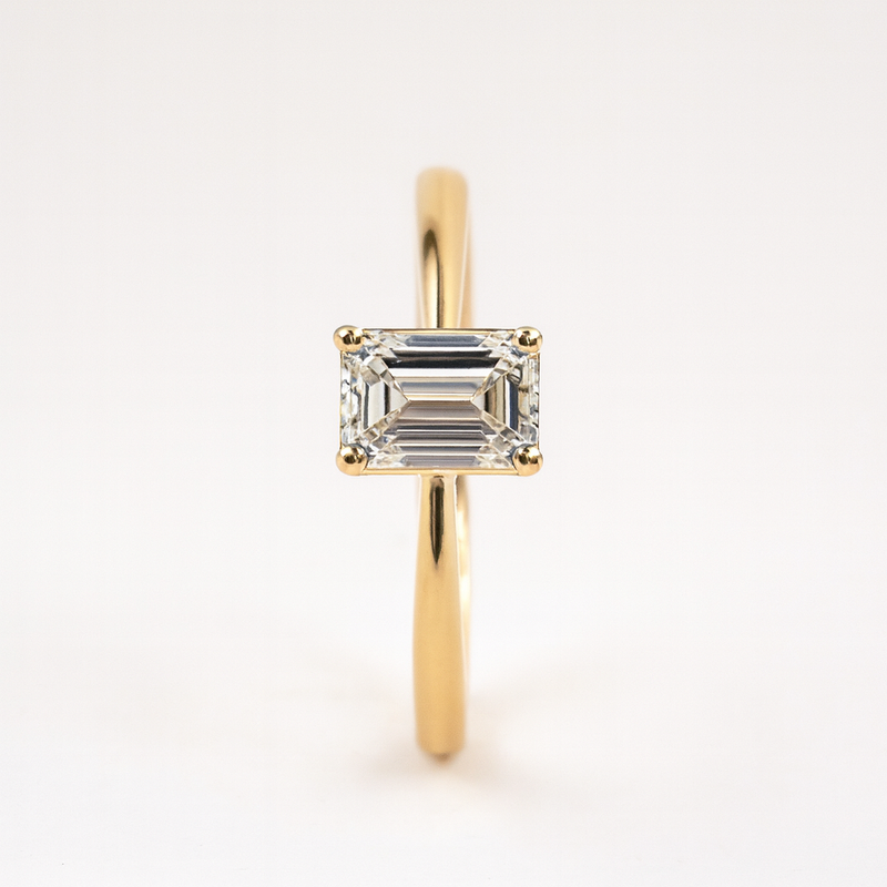 Anillo Solitario con Diamante