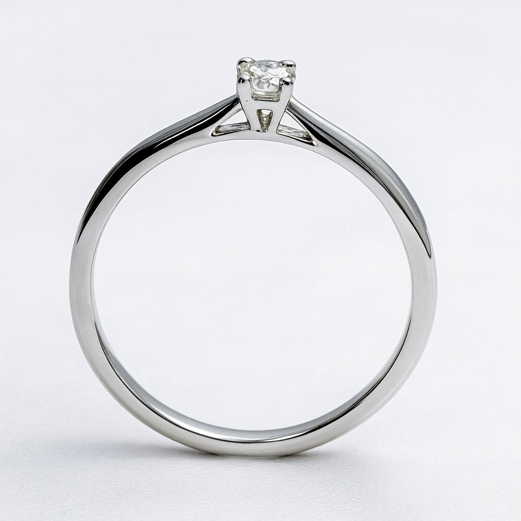 Anillo Solitario con Diamante