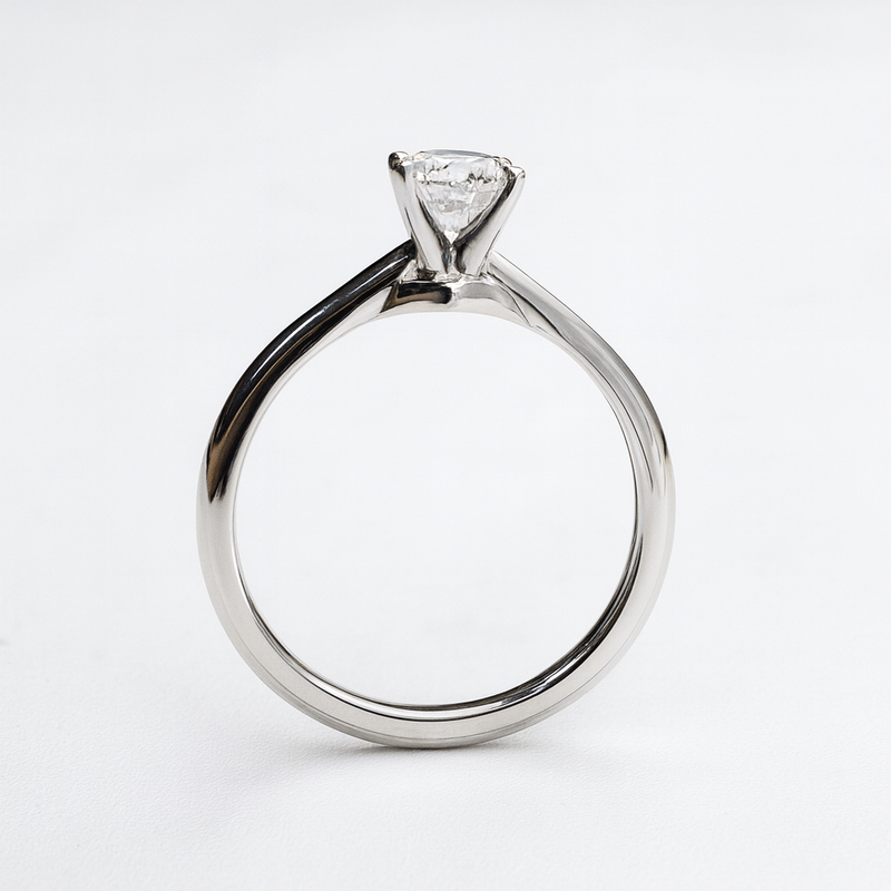 Anillo Solitario con Diamante