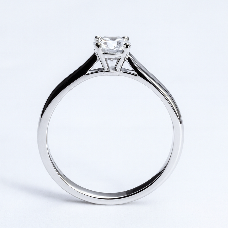 Anillo Solitario con Diamante