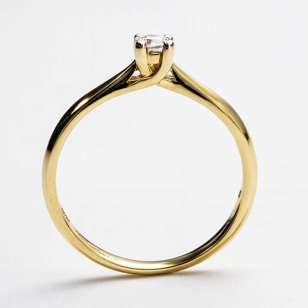 Anillo Solitario con Diamante